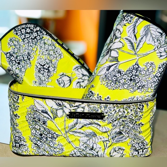 Betsey Johnson Other - Betsey Johnson Makeup Traveling Organizer